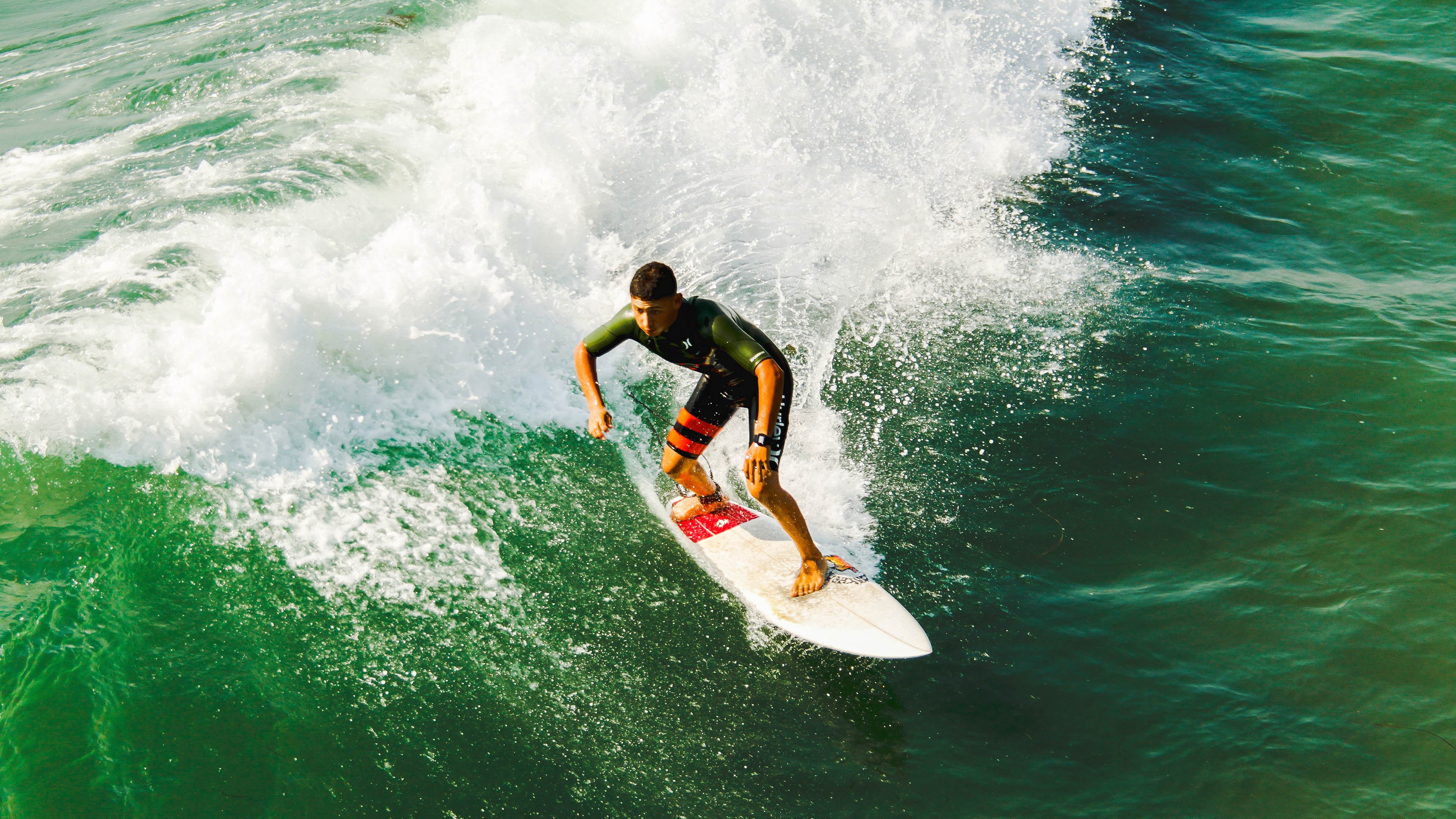 JackeyLove迎来七赛季出色发挥，SKT观众热烈欢呼！赛场气氛高涨